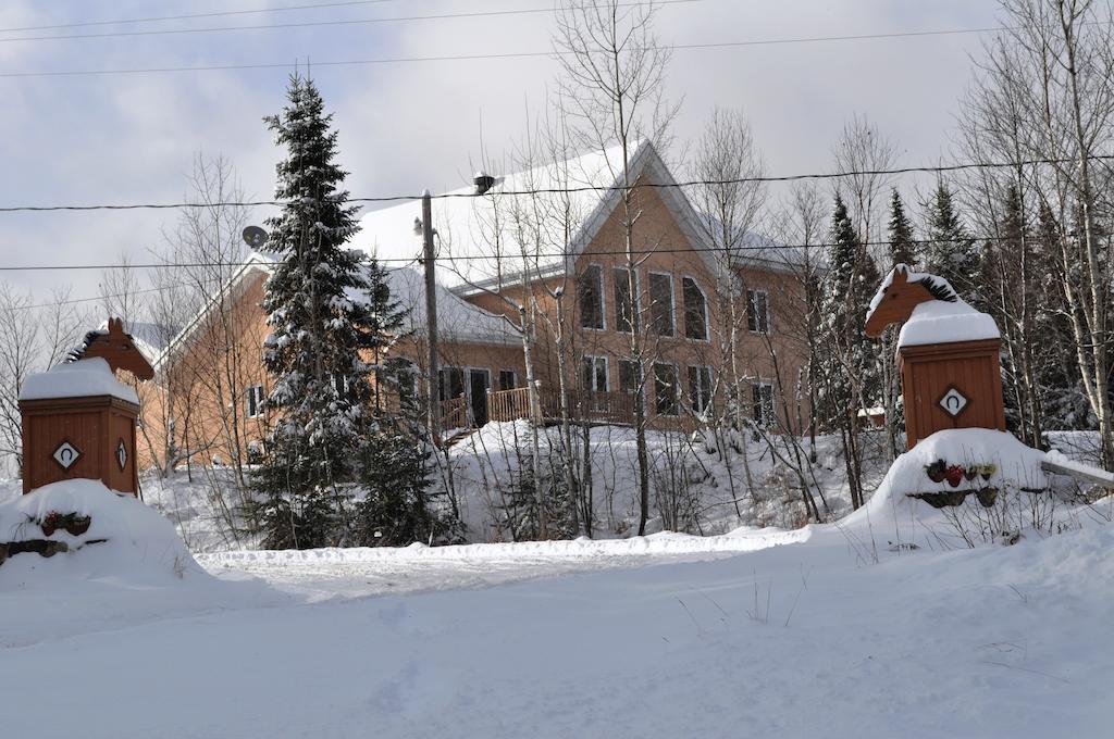 La Taniere De L'Ours Hotel แซงต์-โดนาต์-เดอ-มงกาล์ม ภายนอก รูปภาพ