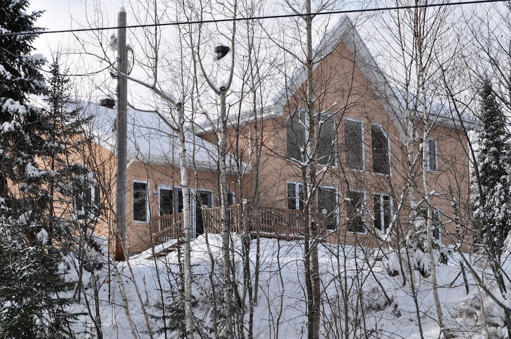 La Taniere De L'Ours Hotel แซงต์-โดนาต์-เดอ-มงกาล์ม ภายนอก รูปภาพ