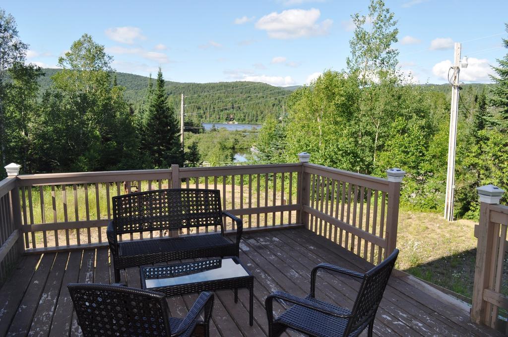 La Taniere De L'Ours Hotel แซงต์-โดนาต์-เดอ-มงกาล์ม ภายนอก รูปภาพ